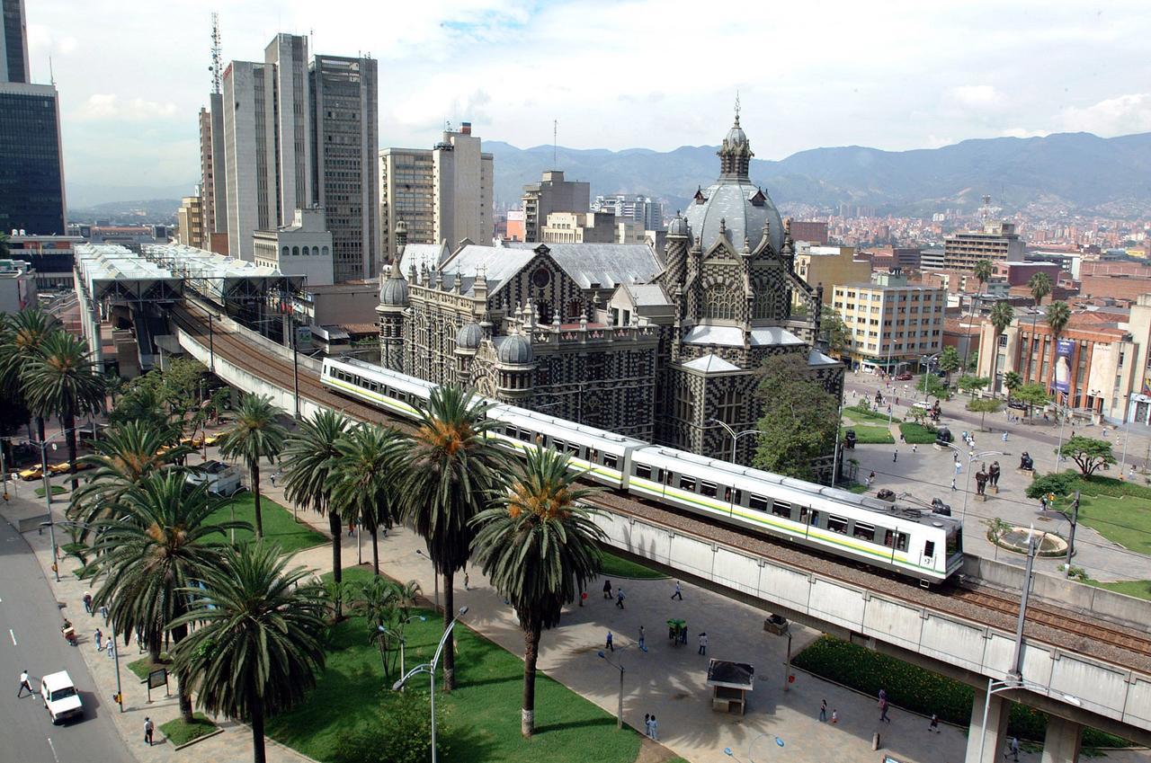 San Peter Apartments Medellín Exterior foto